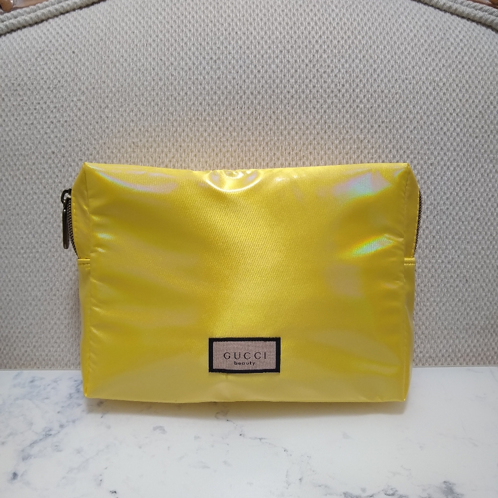 New Gucci Beauty Iridescent Yellow Pouch Clutch Bag - Picture 1 of 11